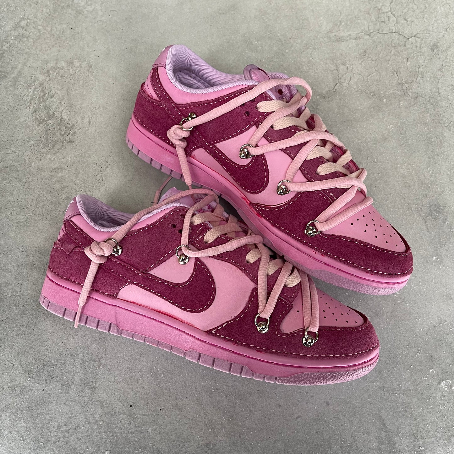 Custom Nike Dunk low - Pink suede Lot