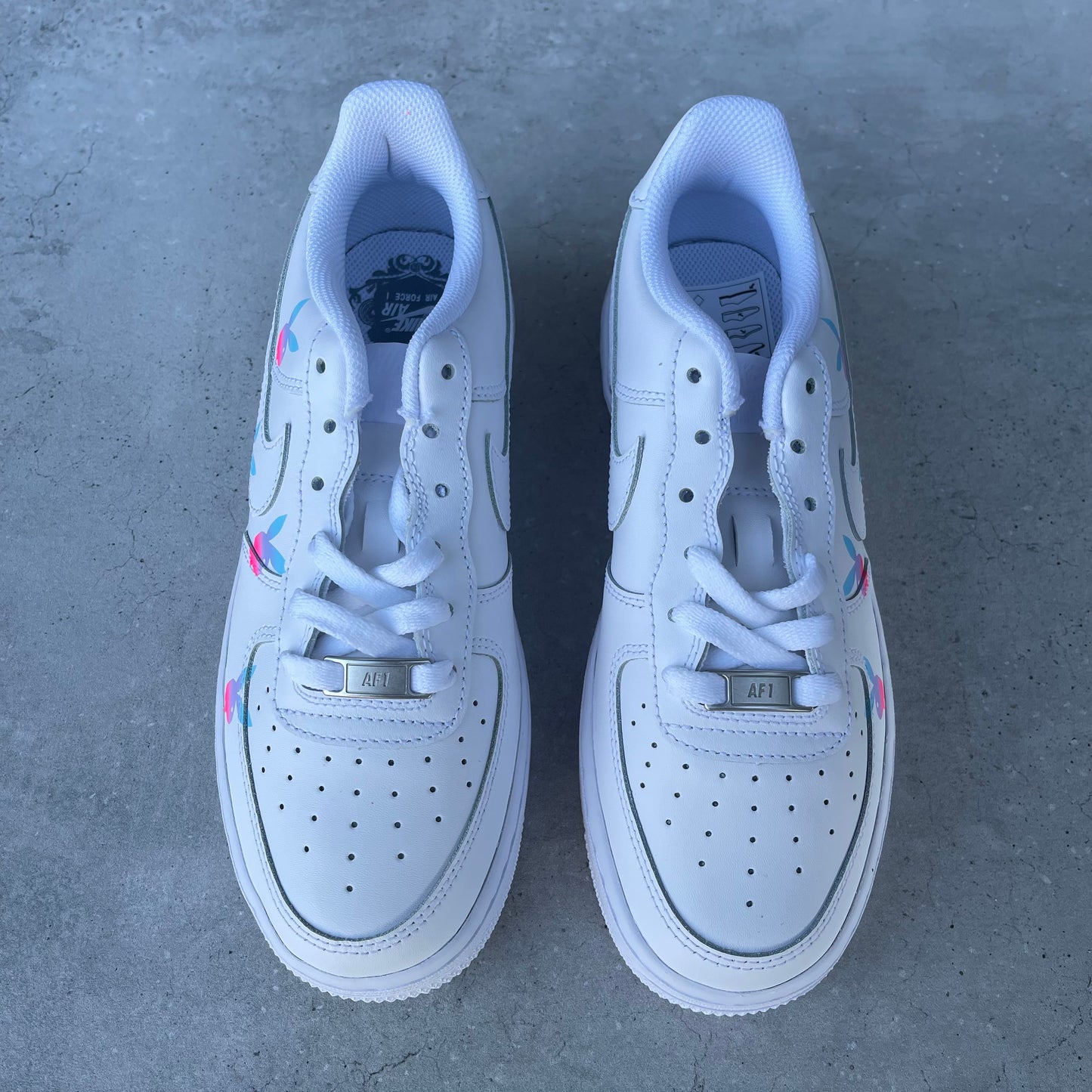 Custom AIR FORCE 1 - Playboy fade (blue, lilac, neon pink)