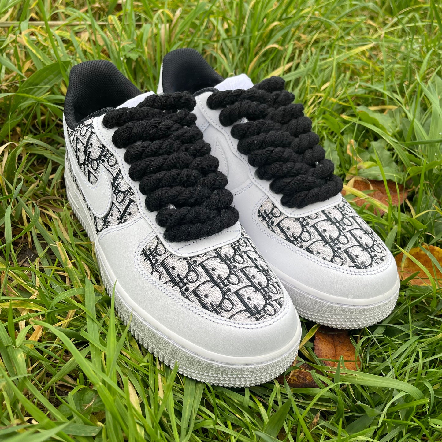 Custom AIR FORCE 1 - Christian D black (rope laces)
